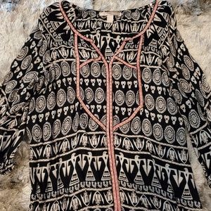 FOREVER 21 Contemporary Line Peasant Top